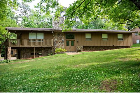 Photo of 407 ETOWAH Avenue, Opelika, AL 36801 (MLS # 180427)