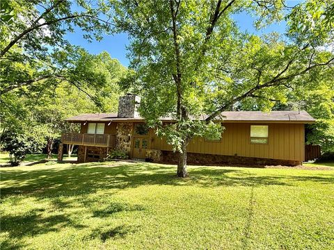 Photo of 407 ETOWAH Avenue, Opelika, AL 36801 (MLS # 180427)