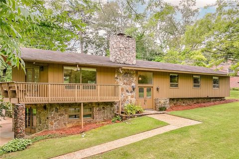 Photo of 407 ETOWAH Avenue, Opelika, AL 36801 (MLS # 180427)