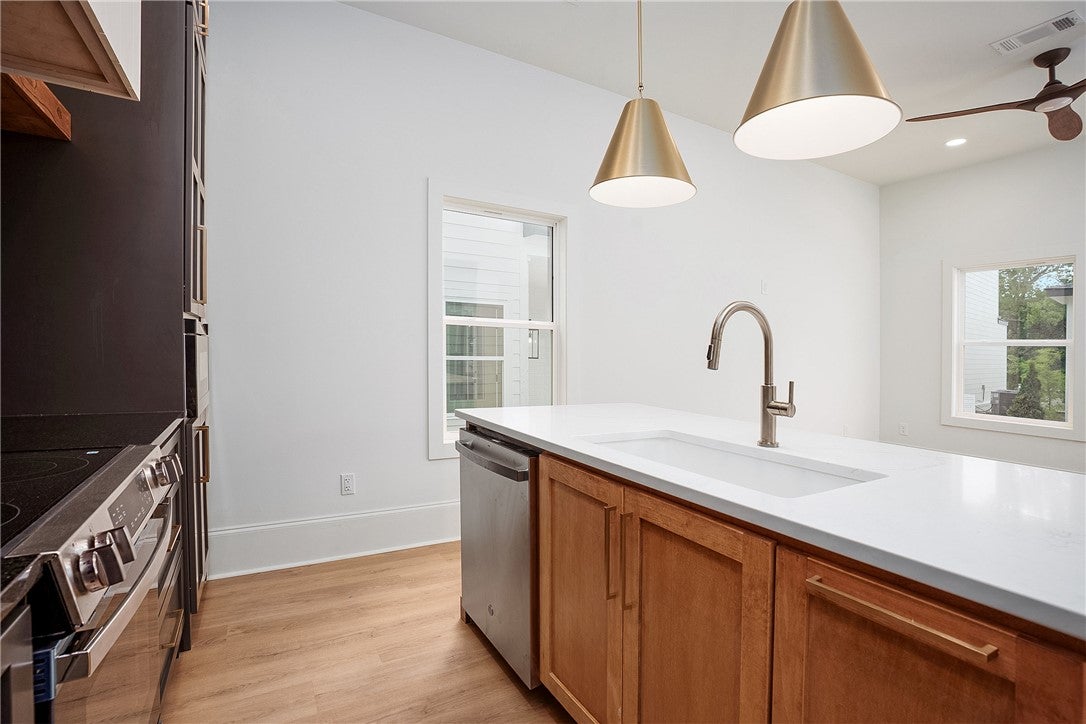 641 MARY BROOKS Drive 401