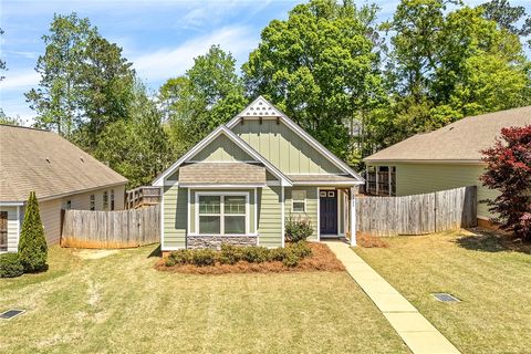 Photo of 2423 CHURCHILL Circle, Auburn, AL 36830 (MLS # 179929)