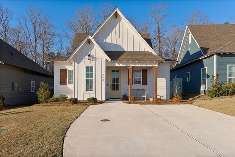 Photo of 788 VILLAGE Drive, Opelika, AL 36801 (MLS # 179061)