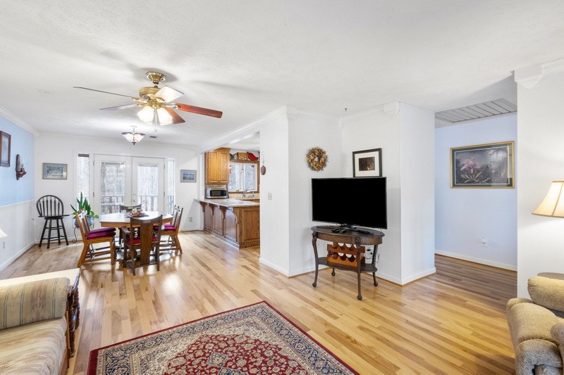 307 WILLOW CREEK Road