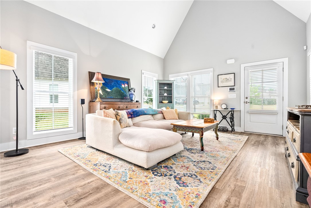 1242 BURROW Circle
