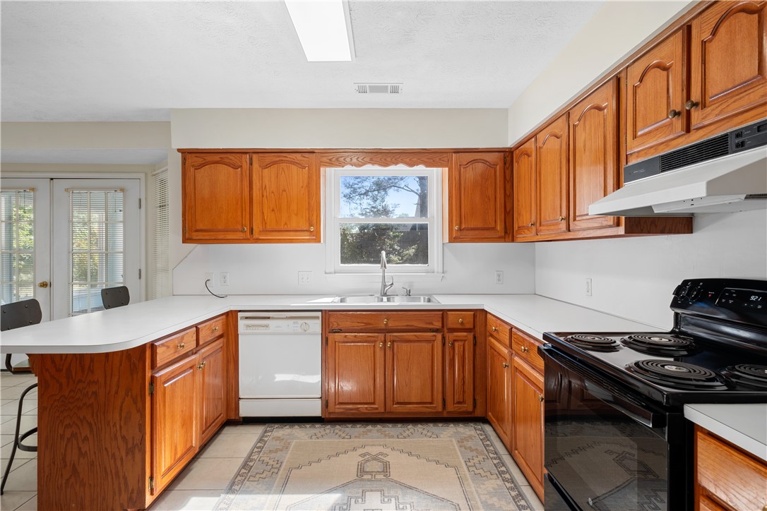 Auburn, Alabama 36830, United States, 4 Bedrooms Bedrooms, ,3 BathroomsBathrooms,Residential,Active,14766