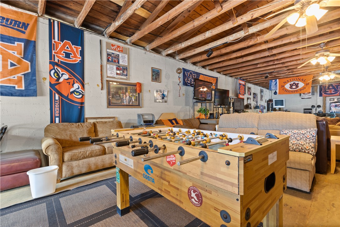 302 N DONAHUE Drive
