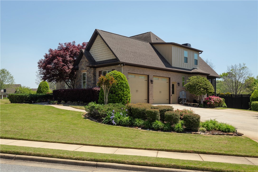 2296 COLUMBIA Drive