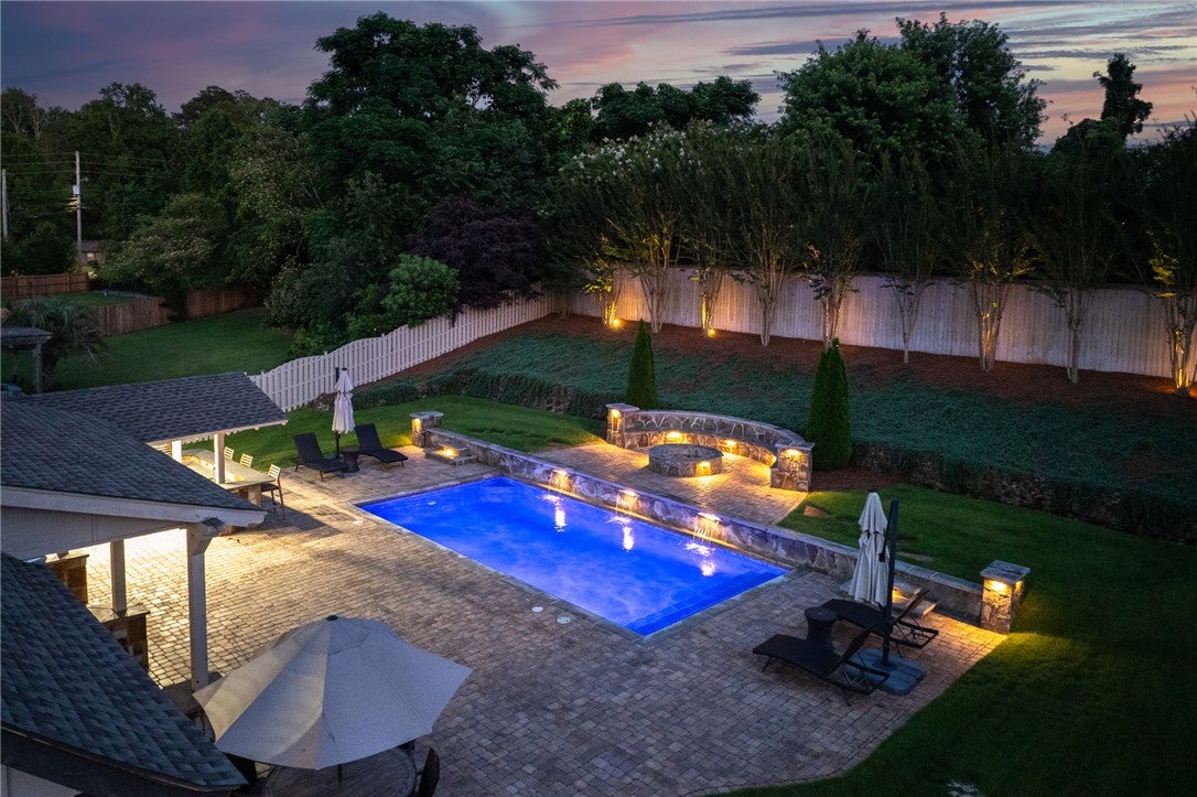 3205 PINECREST Drive