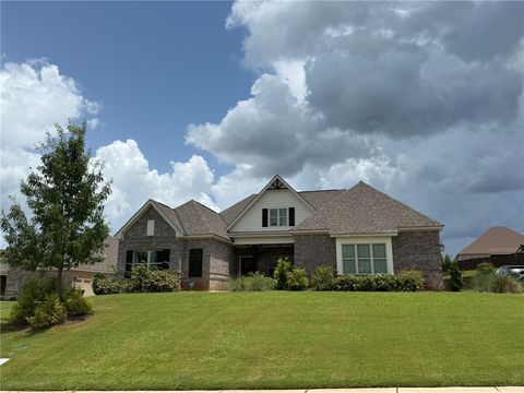 Photo of 1678 HONEYCOMB Drive, Opelika, AL 36801 (MLS # 181367)