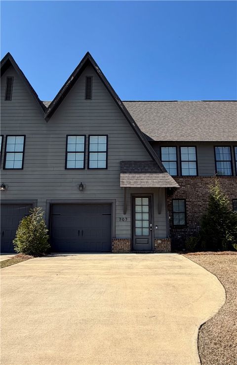 Photo of 707 CYPRUS COVE Drive, Auburn, AL 36830 (MLS # 179065)