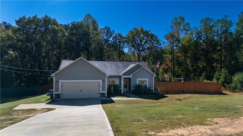 Photo of 20 LEE ROAD 2156, Valley, AL 36854 (MLS # 177157)