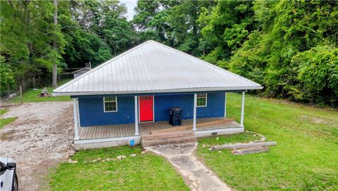 Photo of 307 1ST Avenue SE, Lafayette, AL 36862 (MLS # 180600)