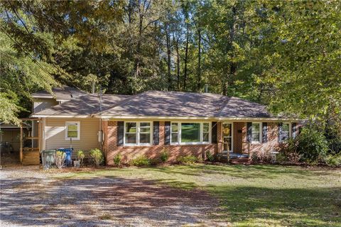 Photo of 711 SHERWOOD Drive, Auburn, AL 36830 (MLS # 177096)