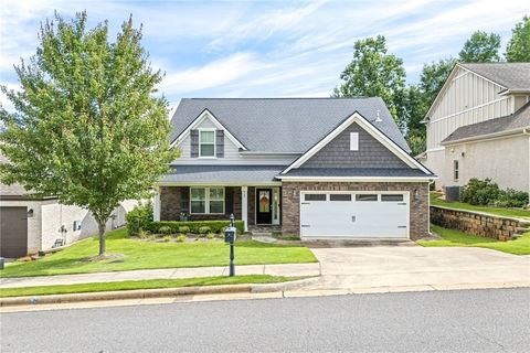 Photo of 935 FALCONER Drive, Auburn, AL 36832 (MLS # 180932)
