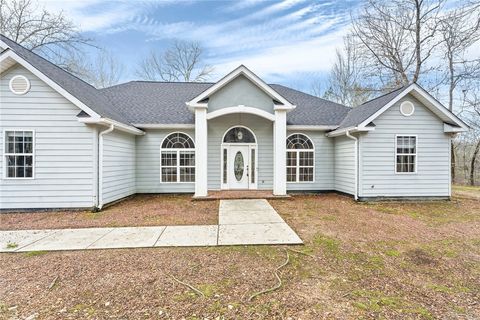 Photo of 1006 SERENITY Circle, Auburn, AL 36830 (MLS # 179029)