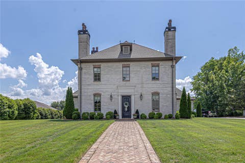 Photo of 2902 STONYBROOK Road, Opelika, AL 36801 (MLS # 181971)