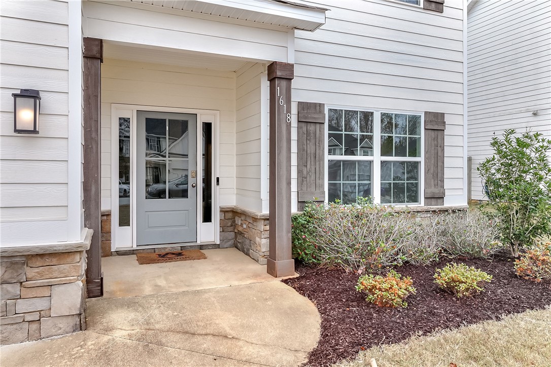 1618 CREEKSTONE Drive