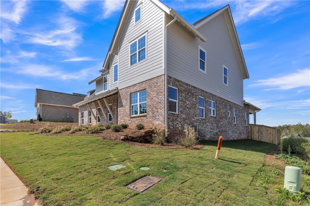 1641 JAMES BURT Parkway