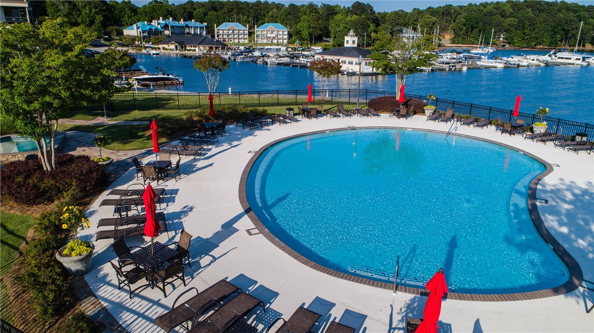 390 MARINA POINT Road D201