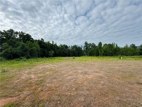 Photo of 2140 WHIPPOORWILL Street, Auburn, AL 36830 (MLS # 180920)