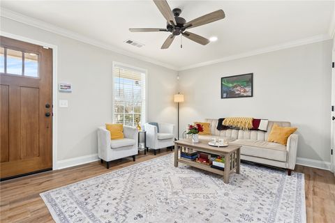 Photo of 327 N ROSS Street #231, Auburn, AL 36830 (MLS # 179106)