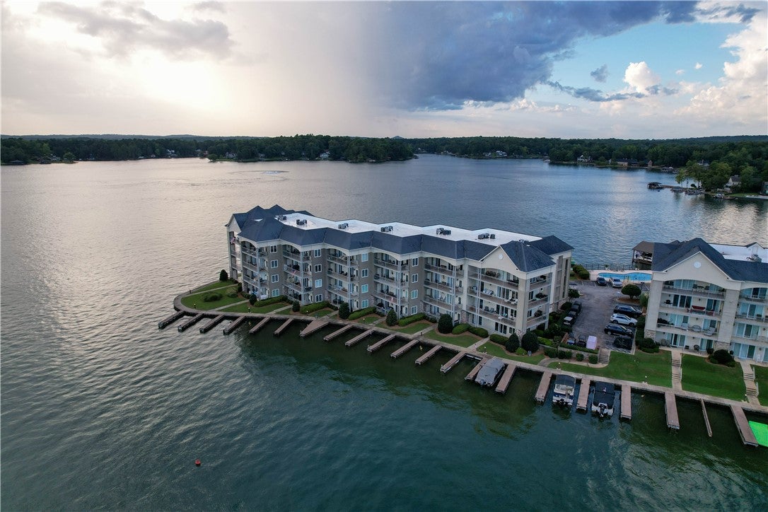 395 SUNSET POINT Drive 301