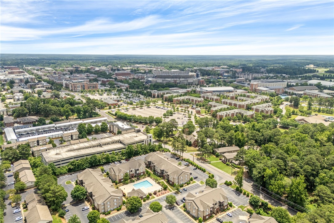 730 W MAGNOLIA Avenue 1-304