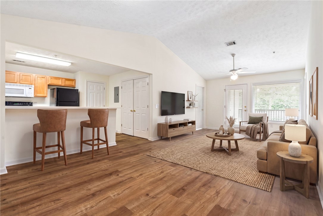 730 W MAGNOLIA Avenue 1-304