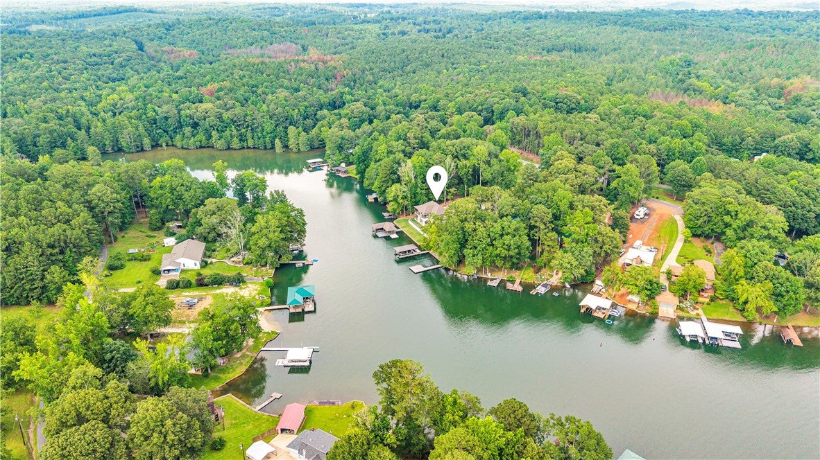 744 LAKESHORE Drive