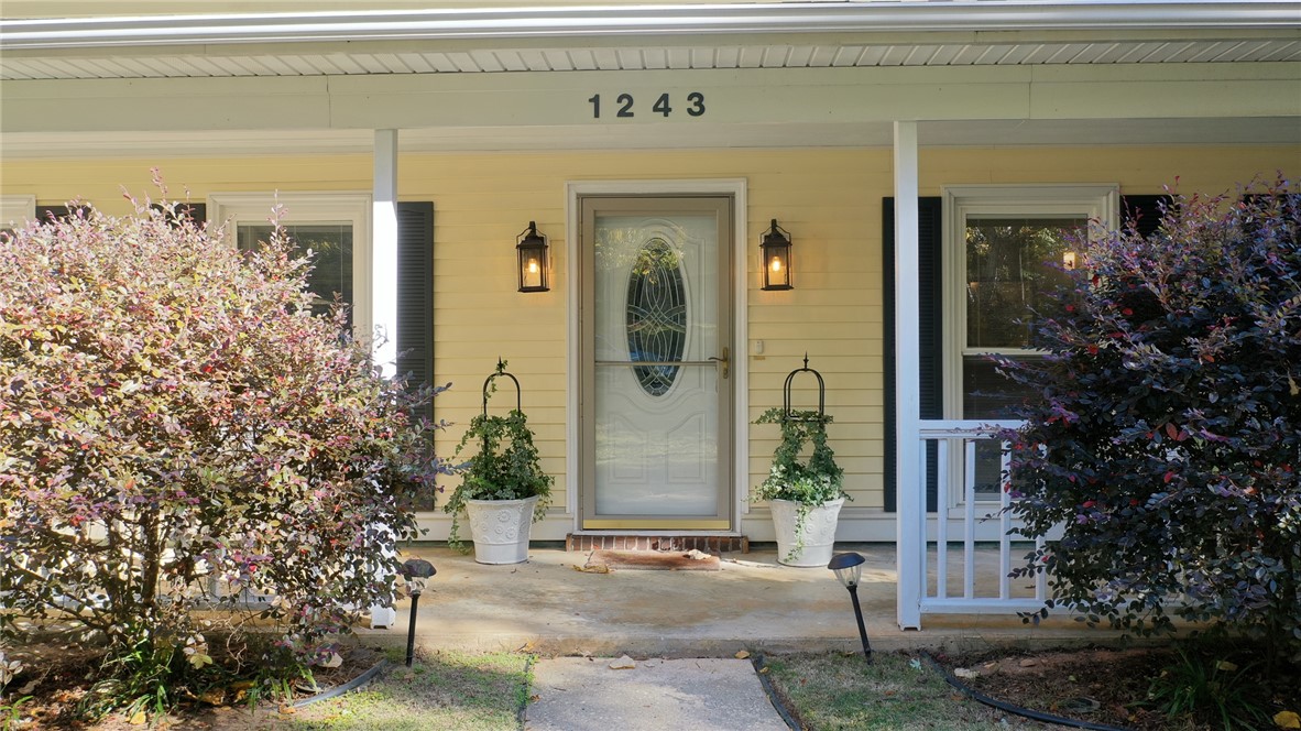 1243 SUNNYSLOPE Court