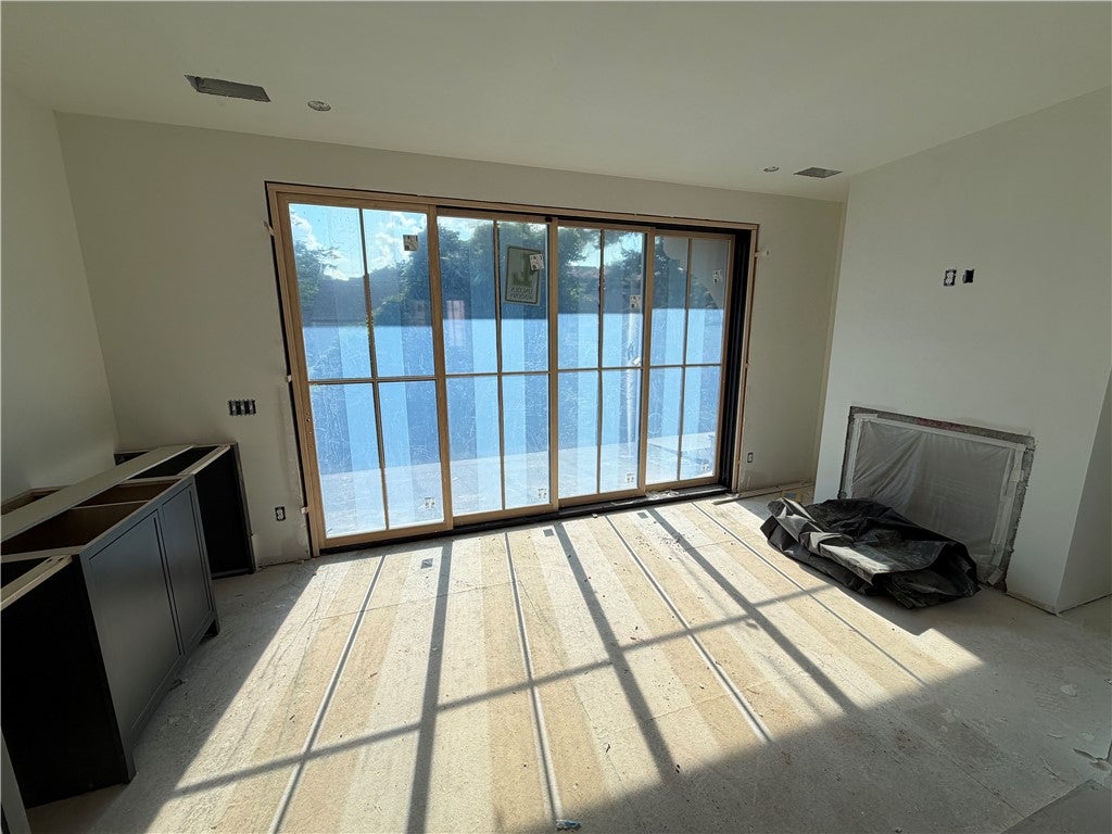 150 S ROSS Street 09