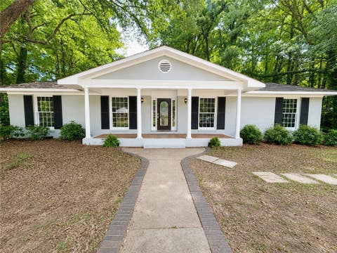 Photo of 1503 GWEN MILL Drive, Opelika, AL 36801 (MLS # 181261)