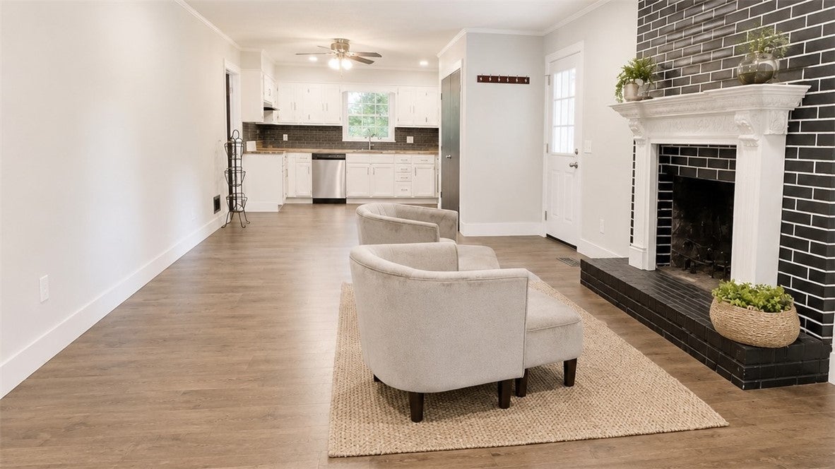 1503 GWEN MILL Drive
