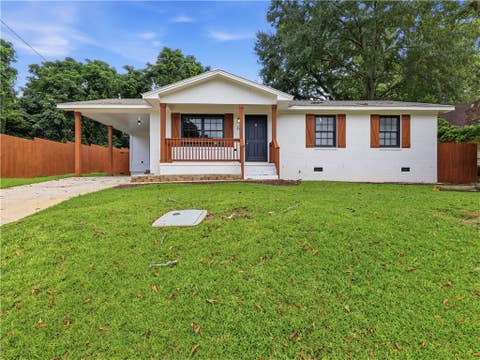 Photo of 16 JETER Avenue, Opelika, AL 36801 (MLS # 181813)