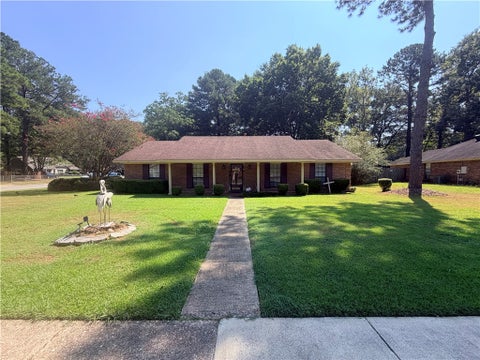 Photo of 3849 MOSSWOOD Road, Montgomery, AL 36116 (MLS # 182104)
