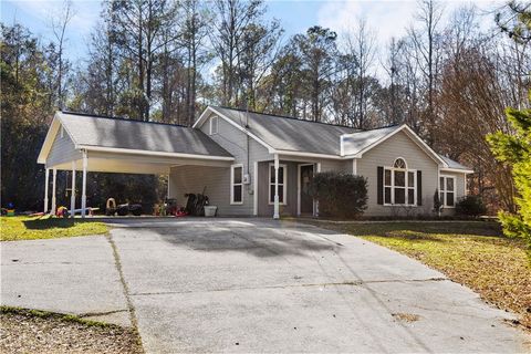 Photo of 96 LEE ROAD 206, Salem, AL 36874 (MLS # 178715)