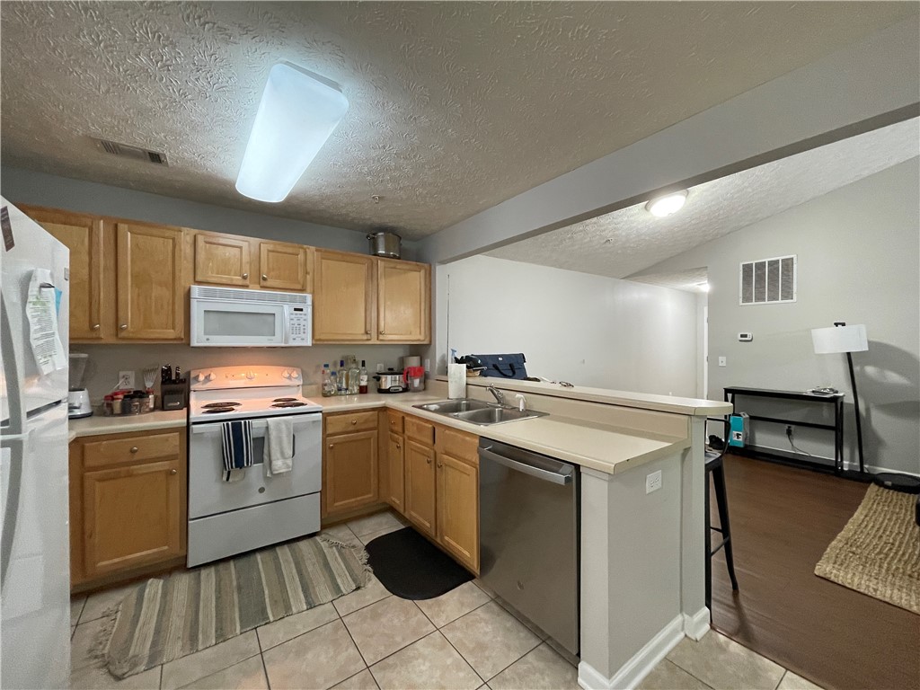 1385 S DONAHUE Drive 4201