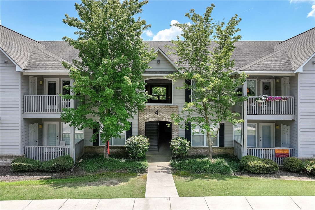 1385 S DONAHUE Drive 4201