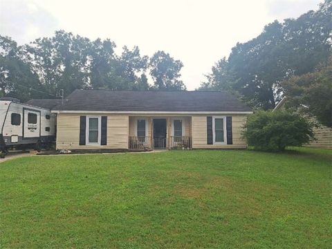 705 WEHRING Lane Phenix City AL 36869