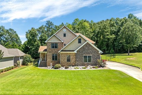 Photo of 122 COACHMANS Drive, Auburn, AL 36832 (MLS # 176316)