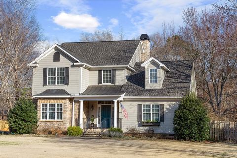 Photo of 2076 WATERCREST Drive, Auburn, AL 36830 (MLS # 179832)