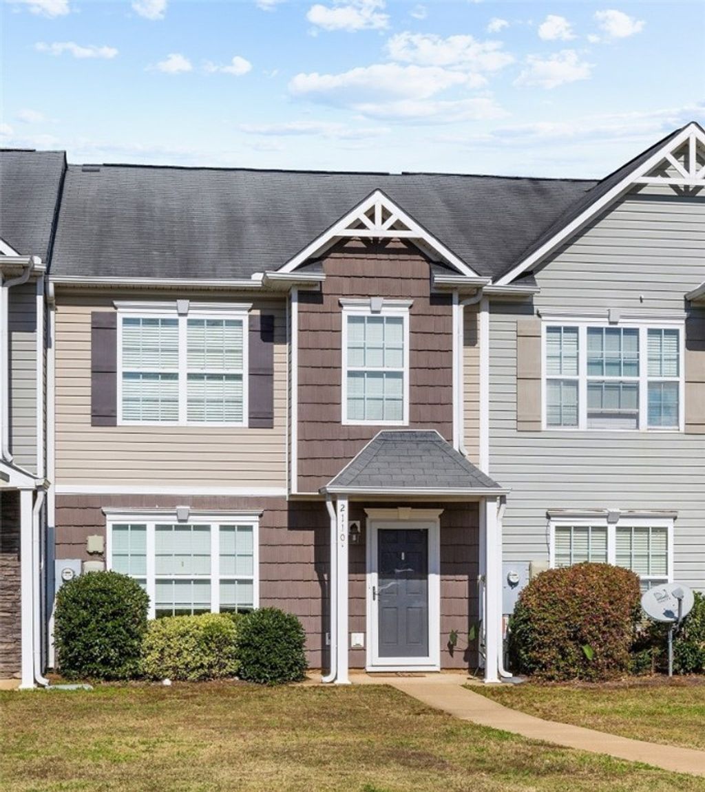 Photo of 2110 WINDING OAK Drive, Opelika, AL 36801 (MLS # 177320)