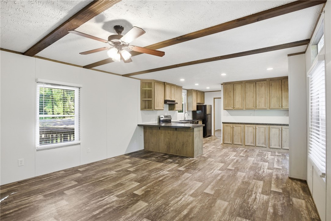 37 PIONEER Drive
