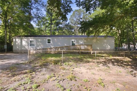 Photo of 37 PIONEER Drive, Seale, AL 36875 (MLS # 180789)