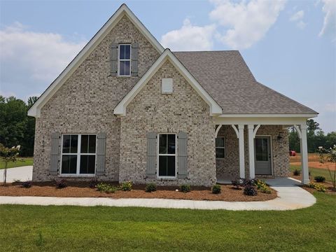 1890 LONG LEAF Lane Opelika AL 36801