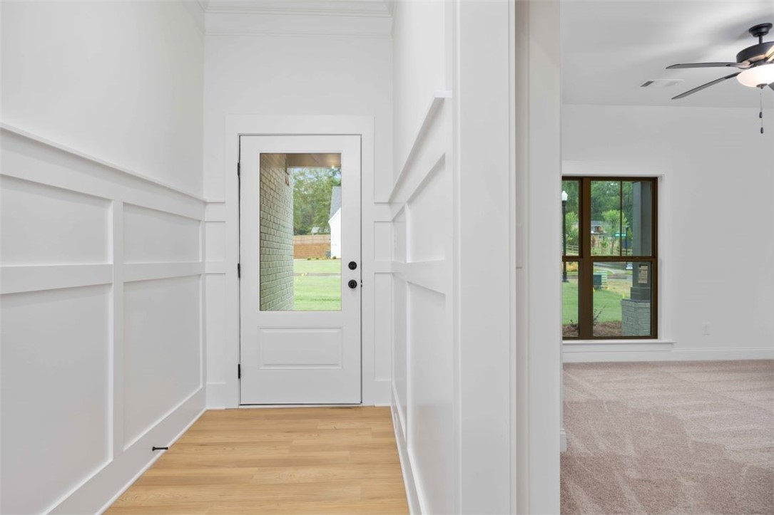 1890 LONGLEAF Lane