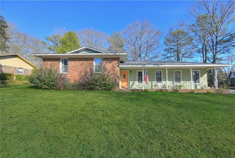 Photo of 1413 AZALEA Drive, Auburn, AL 36830 (MLS # 178479)