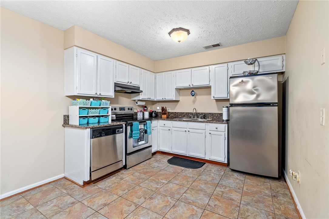 522 N DONAHUE Drive 2