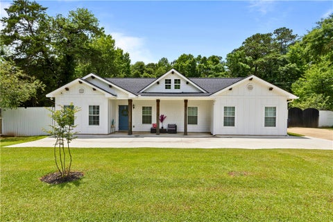 Photo of 625 HOWARD Street, Auburn, AL 36832 (MLS # 180065)