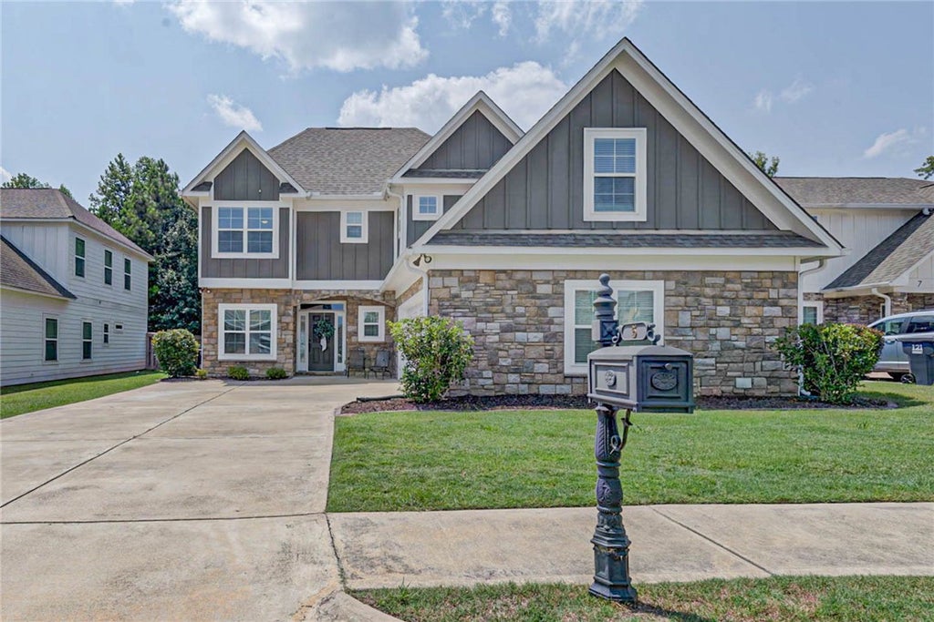 Photo of 5 IVY Lane, Phenix City, AL 36867 (MLS # 181720)